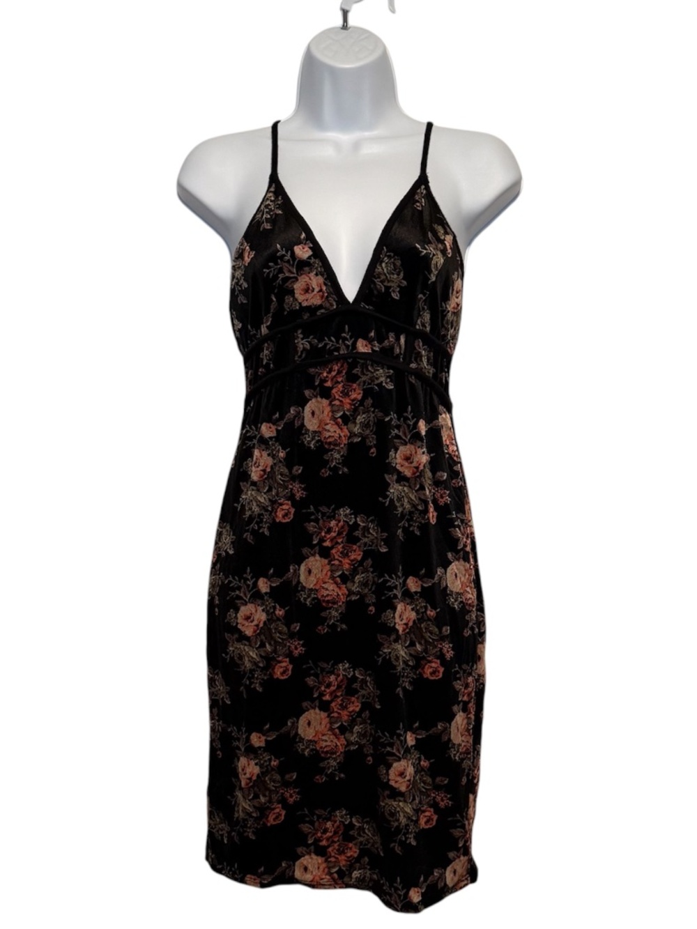 NWT Velvet Floral Mini Slip Dress Size‎ Large